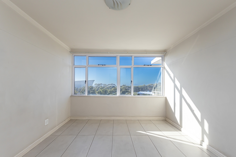 To Let 2 Bedroom Property for Rent in Green Point Western Cape